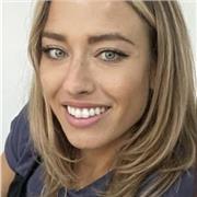 Profesora de yoga vinyasa,dinámico